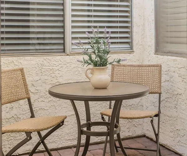 Cozy, Quiet House, Covered Patio Dining, Sun Ferienhaus *