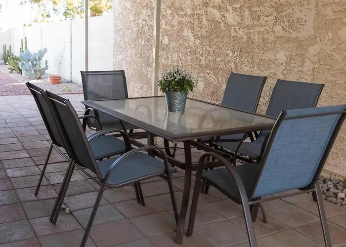 Cozy, Quiet House, Covered Patio Dining, Sun