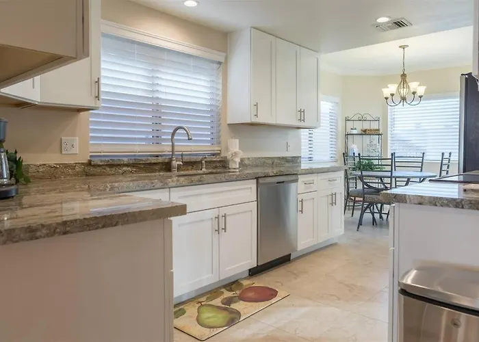 Cozy, Quiet House, Covered Patio Dining, Sun Ferienhaus