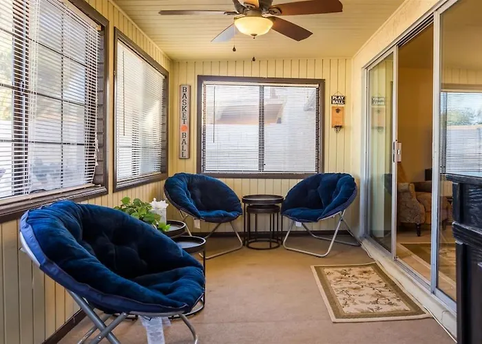 Cozy, Quiet House, Covered Patio Dining, Sun Ferienhaus *