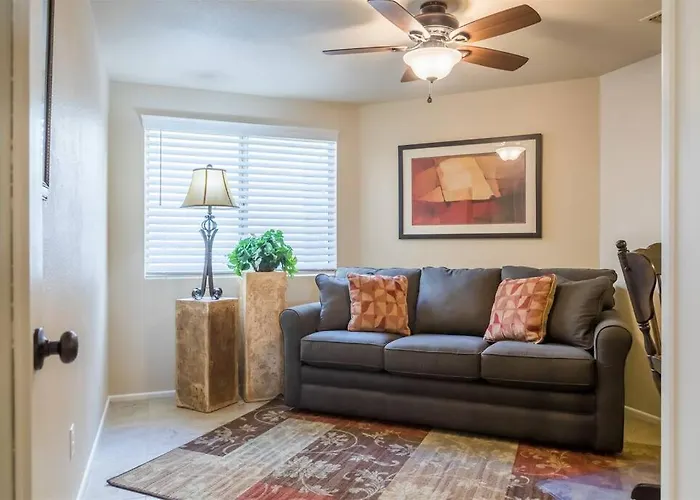 Cozy, Quiet House, Covered Patio Dining, Sun *